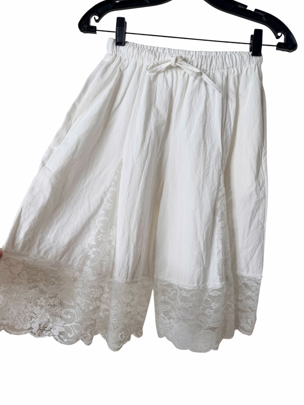 VINTAGE Lace & Cotton Shorts with Pockets . - Picture 6 of 8